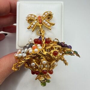 VTG Simon Ju multi-stone, coral, pearl and rhinestone basket brooch/pin!